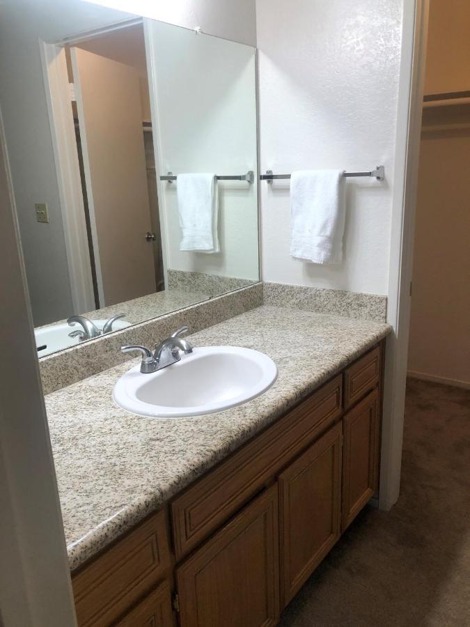 בייקרספילד Whispering Meadows Apartments מראה חיצוני תמונה