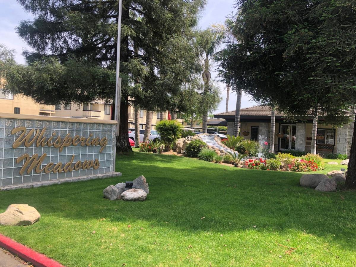 בייקרספילד Whispering Meadows Apartments מראה חיצוני תמונה