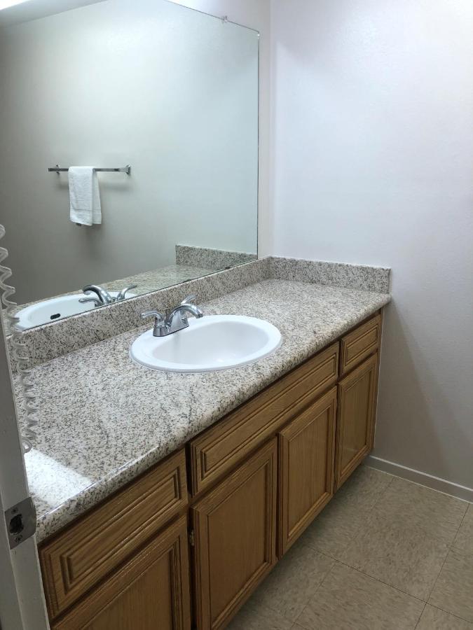 בייקרספילד Whispering Meadows Apartments מראה חיצוני תמונה