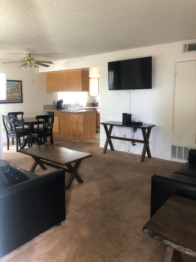 בייקרספילד Whispering Meadows Apartments מראה חיצוני תמונה