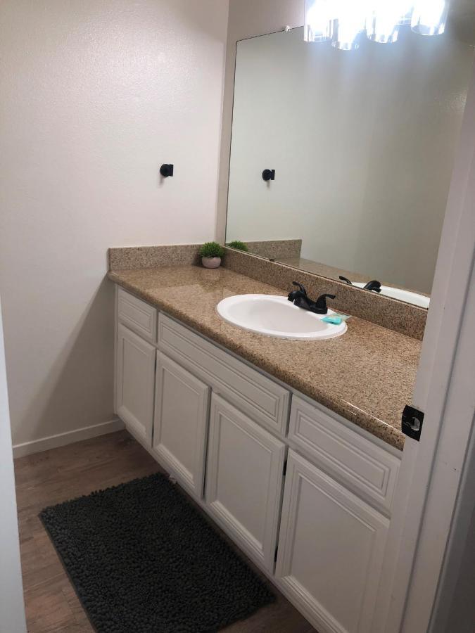 בייקרספילד Whispering Meadows Apartments מראה חיצוני תמונה