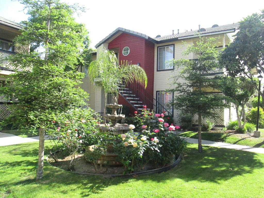 בייקרספילד Whispering Meadows Apartments מראה חיצוני תמונה