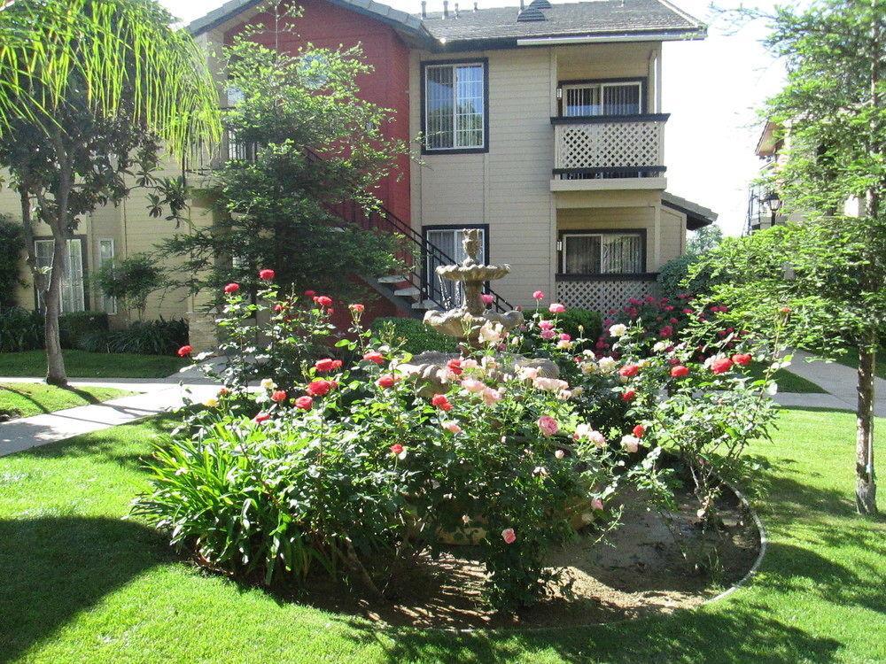 בייקרספילד Whispering Meadows Apartments מראה חיצוני תמונה