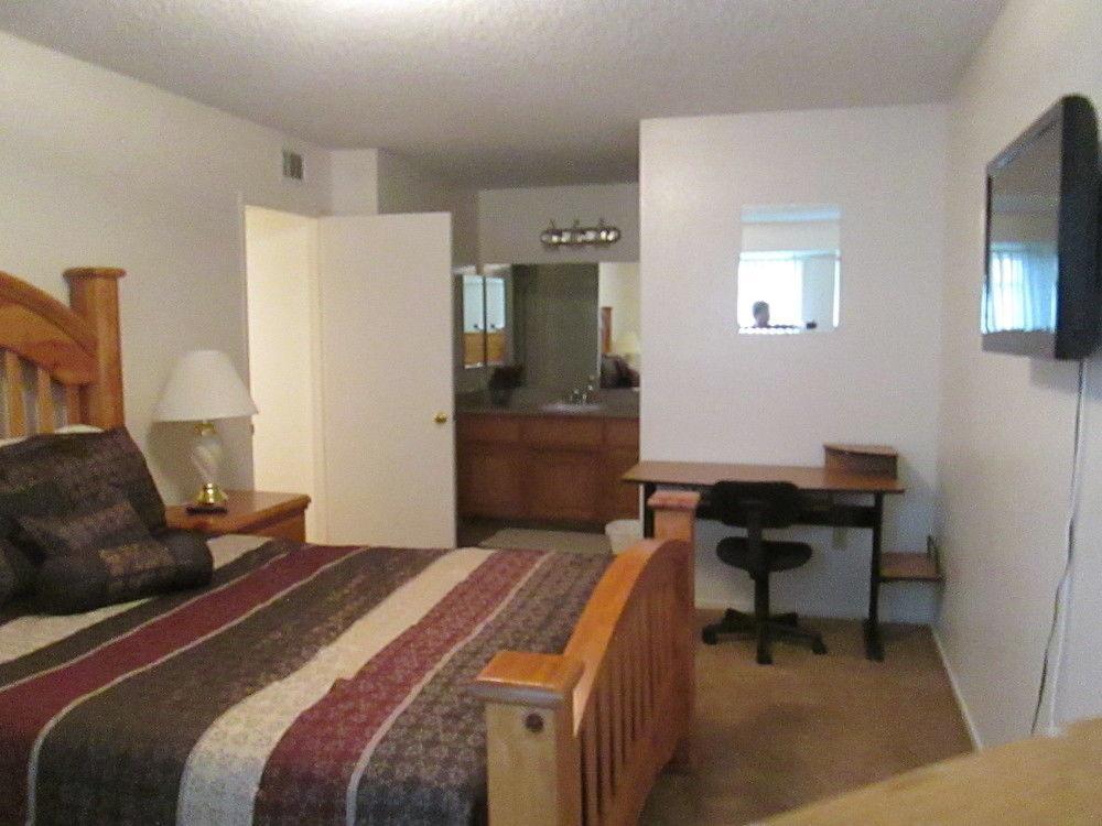 בייקרספילד Whispering Meadows Apartments מראה חיצוני תמונה