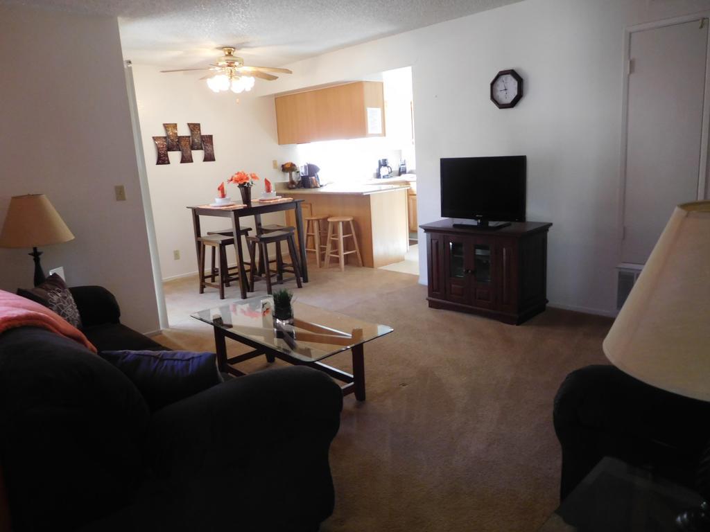 בייקרספילד Whispering Meadows Apartments מראה חיצוני תמונה