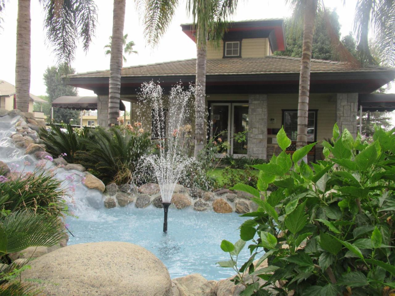 בייקרספילד Whispering Meadows Apartments מראה חיצוני תמונה